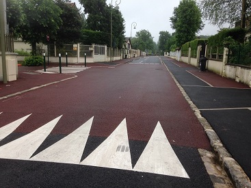 Réfection complète voirie et trottoir avec la création d'un plateau surélevé à Sucy En Brie(94)